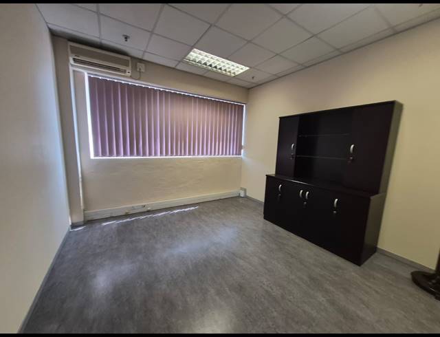 400M² OFFICE TO LET IN STEELEDALE